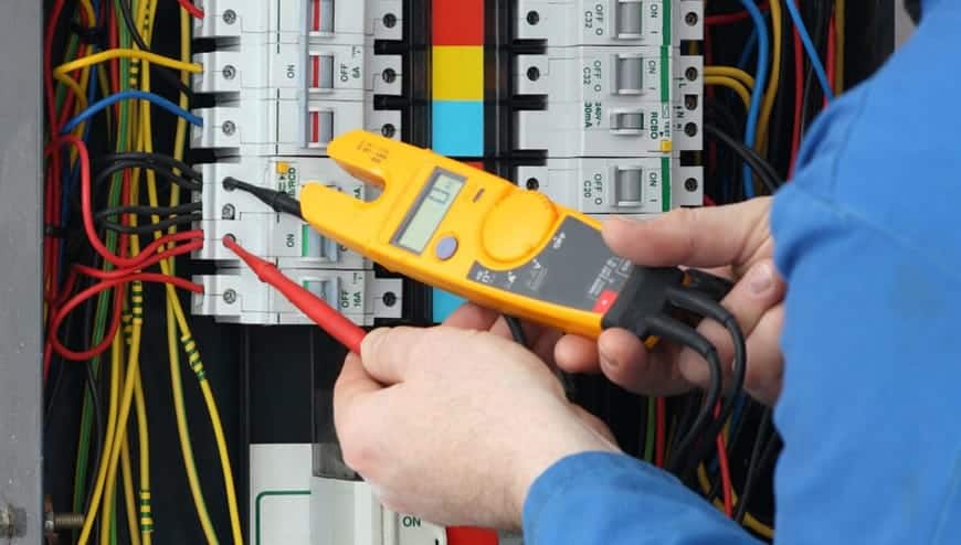 Commercial electrical services with switchboard testing and services